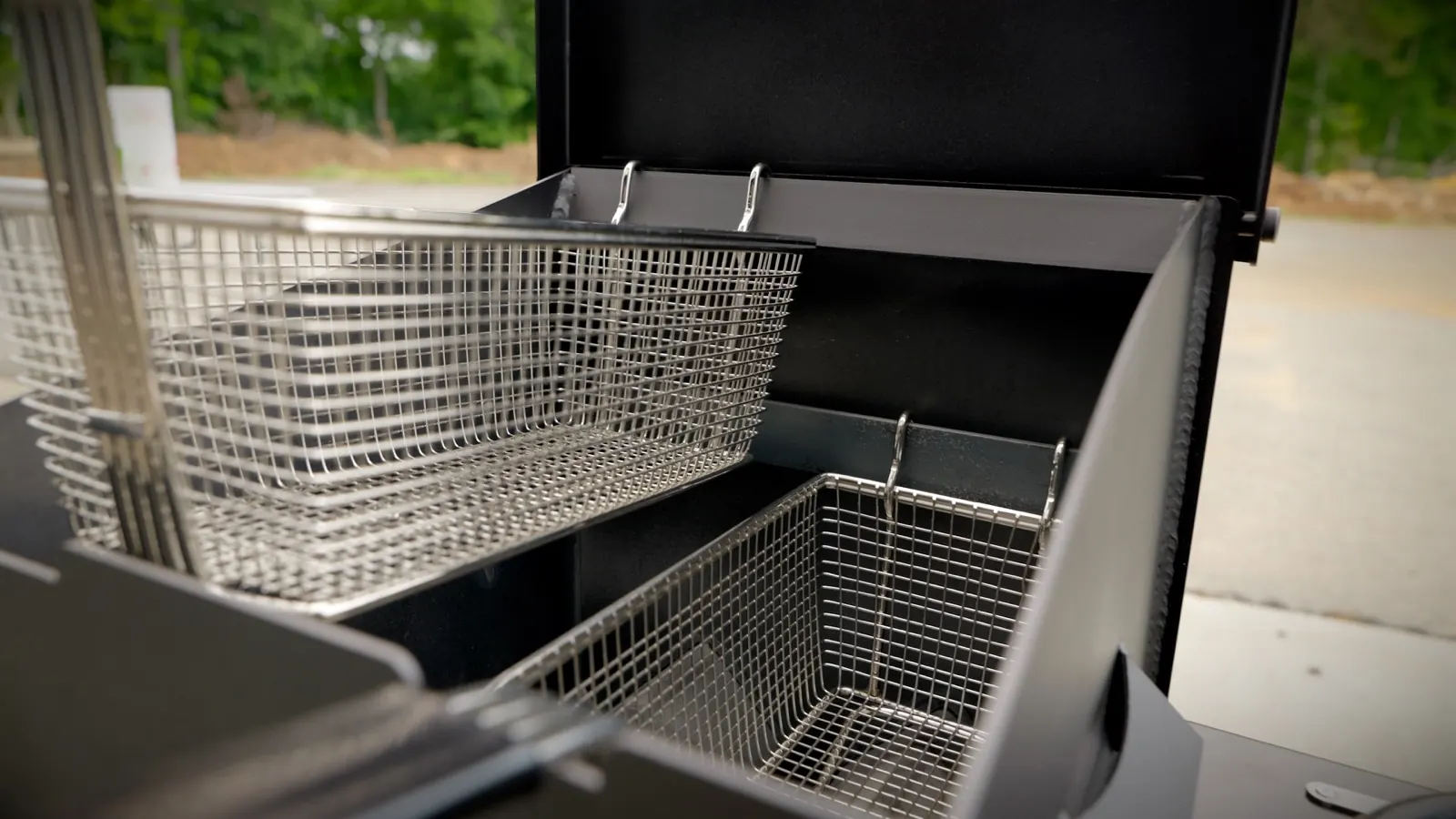 One-inch drip-back basket bar on Hurricane Bay HB-4