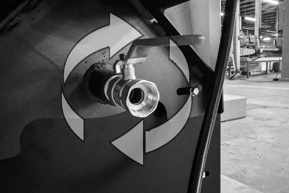 Drain valve installed at the rear bottom of the pot